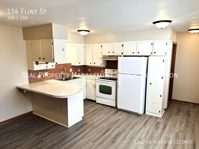 134 Flint St in Sun Prairie, WI - Building Photo - Building Photo