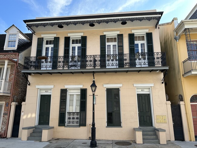 821 Barracks St, Unit # 4 in New Orleans, LA - Foto de edificio - Building Photo