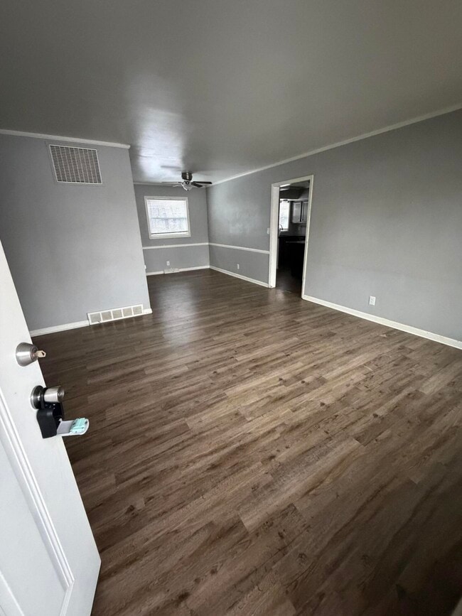 2060 Alexandria Dr in Lexington, KY - Building Photo - Building Photo