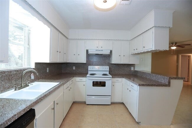 property at 903 Mabry St