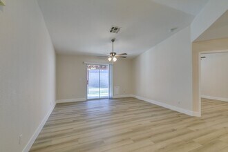 425 Nancy Dr in Henderson, NV - Building Photo - Building Photo