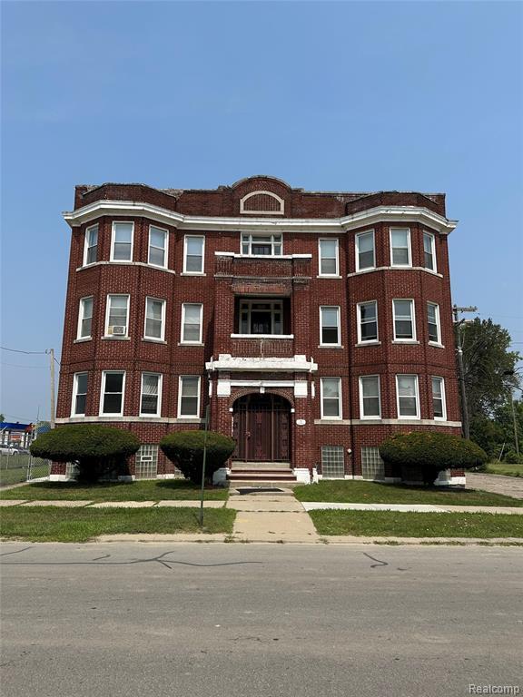 property at 35 Trowbridge St