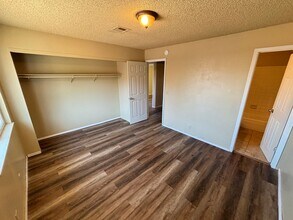 6991 Kepler Dr in Las Vegas, NV - Building Photo - Building Photo
