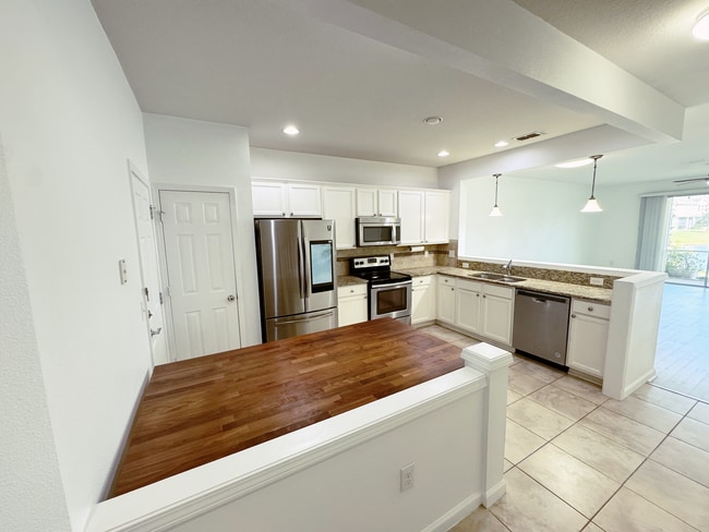 property at 6798 Roundleaf Dr