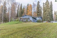 1893 Woodbine Dr in Fairbanks, AK - Building Photo - Building Photo