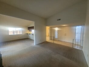 8976 Autumnwood Dr in Sacramento, CA - Building Photo - Building Photo