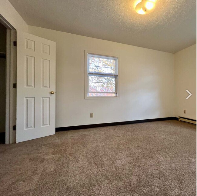 Heights Manor Apartments in East Liverpool, OH - Foto de edificio - Building Photo