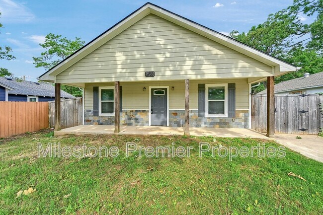 1527 S Chandler Ave in Denison, TX - Building Photo - Building Photo