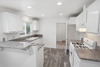 22080 Alamogordo Rd in Santa Clarita, CA - Building Photo - Building Photo