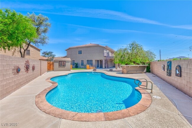 201 Palmarosa St in Henderson, NV - Building Photo - Building Photo