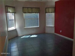 6940 Crown Ridge Dr in El Paso, TX - Building Photo - Building Photo