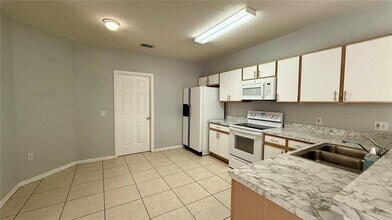 526 Maricopa Dr in Kissimmee, FL - Building Photo - Building Photo