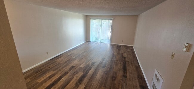 3226 Summers Ln in Klamath Falls, OR - Building Photo - Building Photo