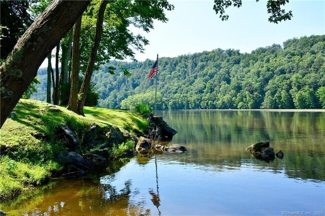 property at 67 Lake Lillinonah Rd N