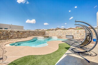 12315 Houghton Springs Dr in Horizon City, TX - Building Photo - Building Photo
