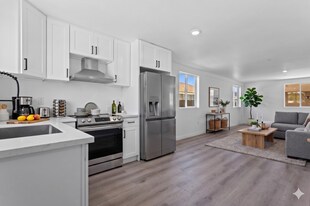 442 E 118th St in Los Angeles, CA - Building Photo