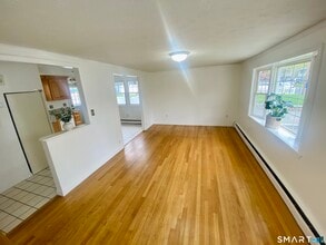 40 Kennedy Dr in New Britain, CT - Building Photo - Building Photo