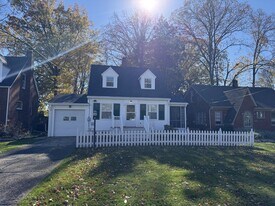 35 Wildwood Dr in Youngstown, OH - Building Photo