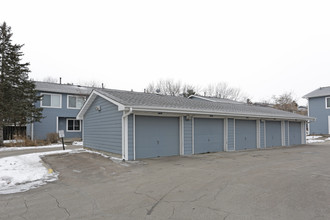 Kimberly Meadows Townhomes in Plymouth, MN - Building Photo - Building Photo