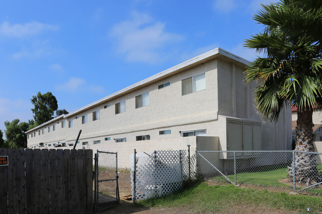 1371 Grove Ave in Imperial Beach, CA - Building Photo - Building Photo