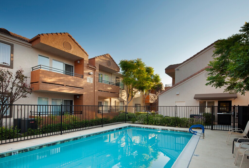 Las Serenas Senior Apartments (62+) Simi Valley, CA Apartments For Rent