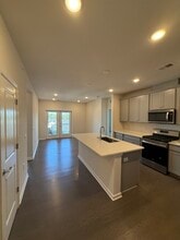 1 Culvert Dr, Unit 409 in West Windsor, NJ - Building Photo - Building Photo