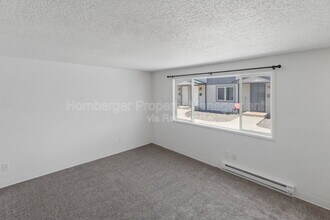 2011 E Desmet Ave in Spokane, WA - Building Photo - Building Photo