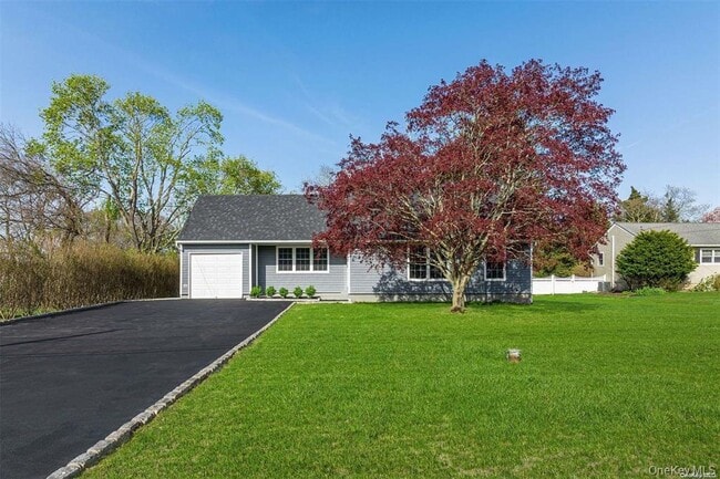 970 Village Ln in Mattituck, NY - Building Photo - Building Photo