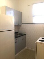 836 NW 10th St in Hallandale Beach, FL - Building Photo