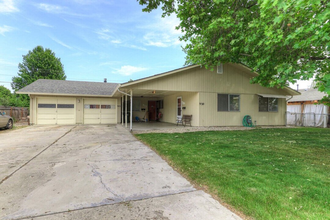 920 8th St NW in Meridian, ID - Building Photo