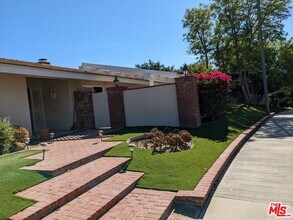 4304 Park Corona in Calabasas, CA - Building Photo - Building Photo