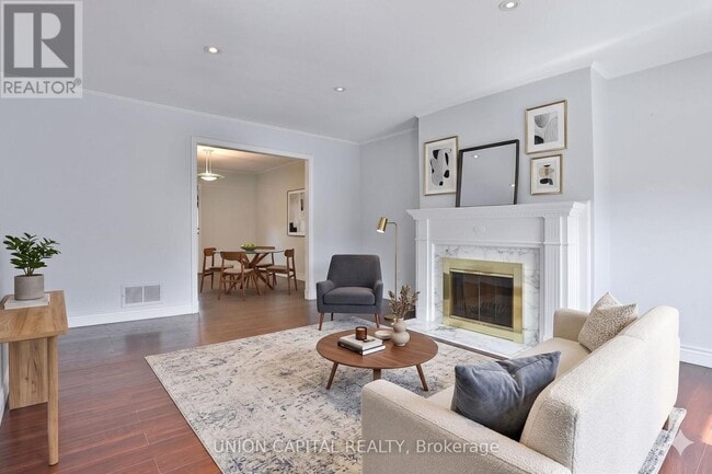 8 Mallingham Ct in Toronto, ON - Building Photo - Building Photo