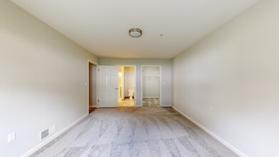 Forrest Pointe in East Greenbush, NY - Building Photo - Building Photo