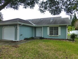 912 Highlands Blvd in Palm Harbor, FL - Building Photo
