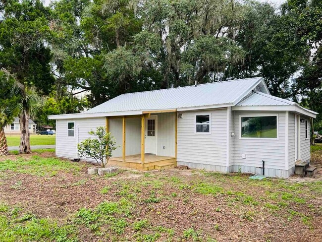 property at 483 SE Margaret Dr
