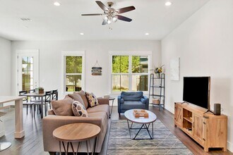 2901 N 15th Ave in Pensacola, FL - Building Photo - Building Photo