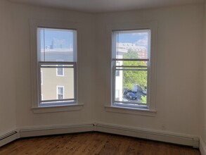 56 Portsmouth St, Unit 3 in Boston, MA - Foto de edificio - Building Photo