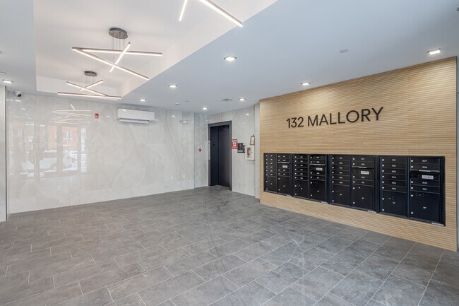 132 Mallory in Jersey City, NJ - Building Photo - Lobby