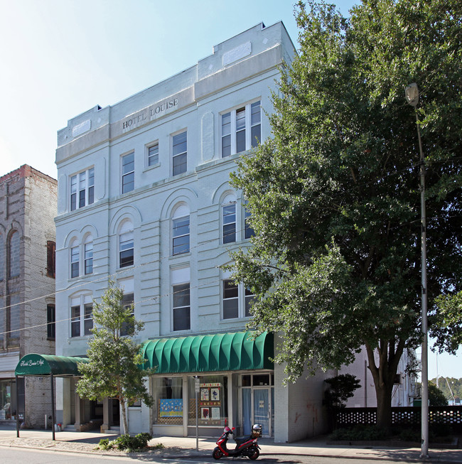 Hotel Louise in Washington, NC - Building Photo - Building Photo