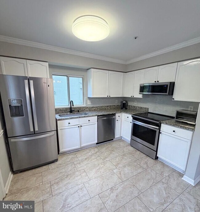 25754 Woodfield Rd in Damascus, MD - Building Photo - Building Photo