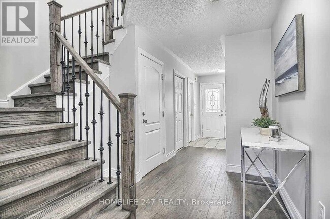 32 Poplar Plains Rd in Brampton, ON - Building Photo - Building Photo