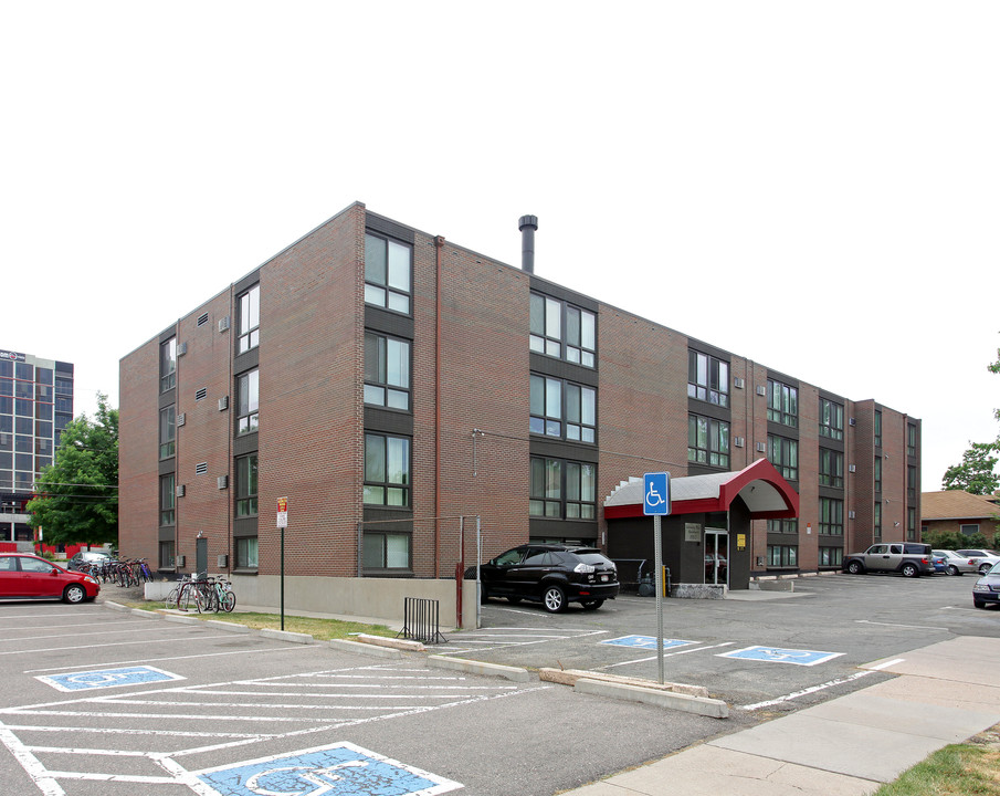 University Place Apartments in Denver, CO - Building Photo