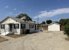9809 Aim Ave in Bakersfield, CA - Building Photo