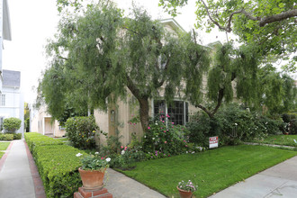 145 S Bedford Dr in Beverly Hills, CA - Building Photo - Building Photo