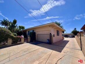 3704 W 111th Pl in Inglewood, CA - Building Photo - Building Photo
