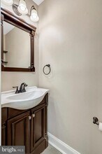 8482 Springfield Oaks Dr in Springfield, VA - Building Photo - Building Photo