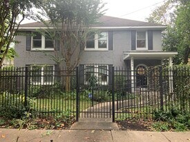 2406 Elmen St in Houston, TX - Building Photo