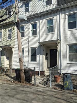8 Evergreen Sq, Unit #1 in Somerville, MA - Foto de edificio
