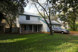 Jadewood Duplexes in Austin, TX - Building Photo - Building Photo