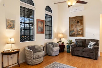 14506 Spruce Grove Rd in Lower Lake, CA - Foto de edificio - Building Photo